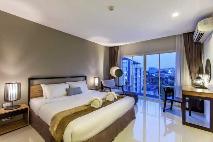 Room 10 of 52