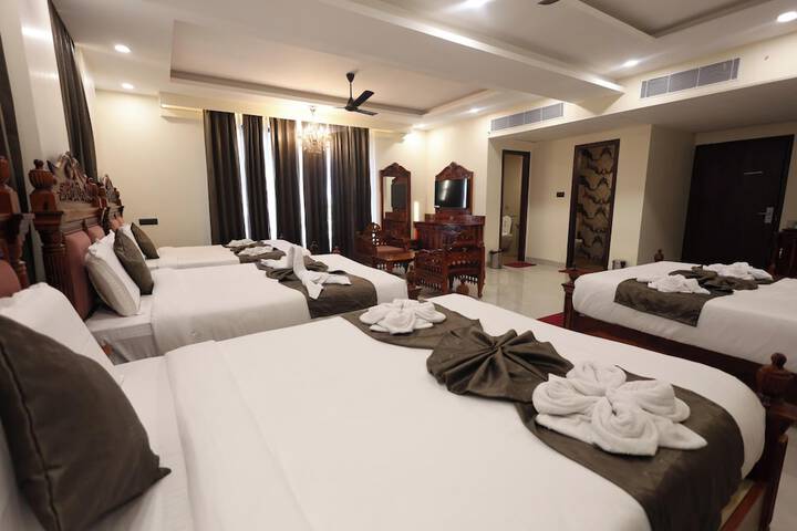 Room 45 of 136