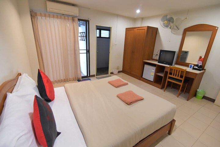 Room 14 of 37