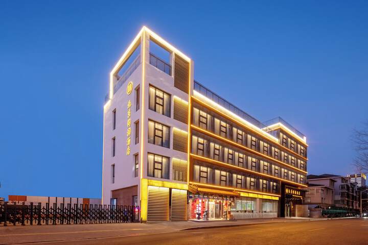 Hotel 14 of 17