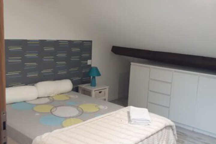 Room 2 of 5