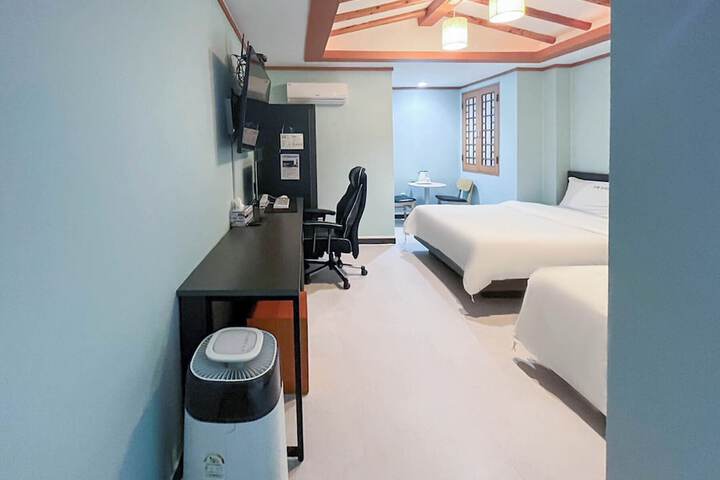 Room 5 of 23