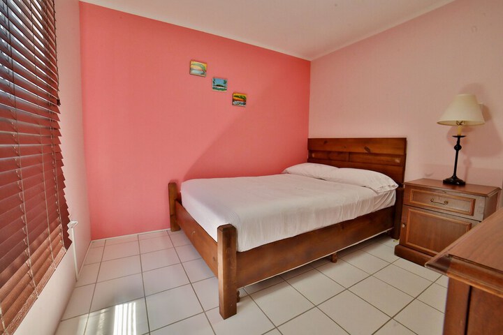 Room 4 of 10