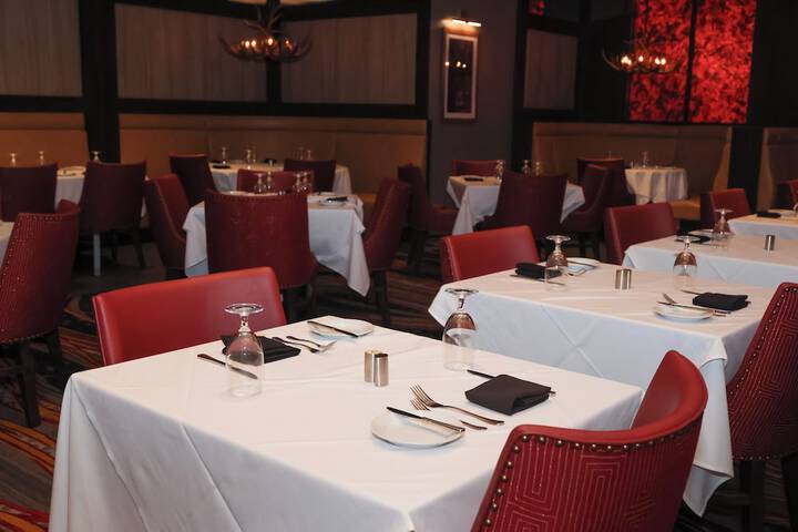 Dining 54 of 64