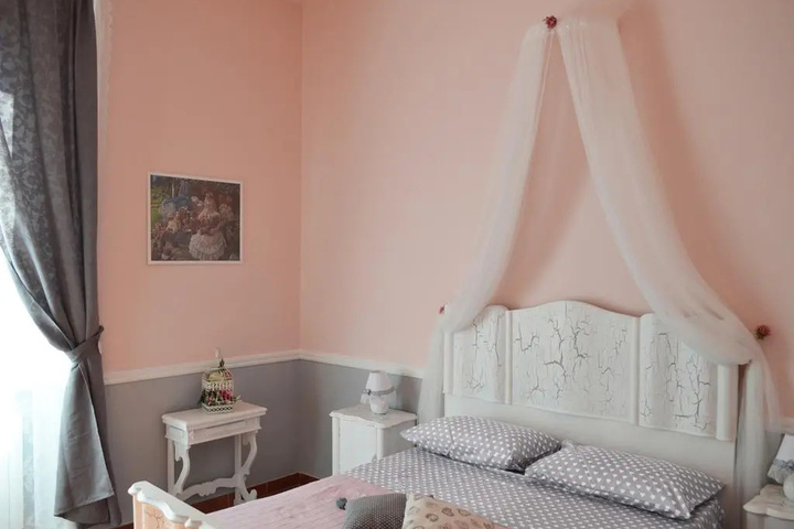 Room 4 of 11