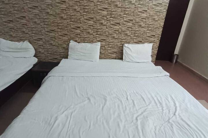 Room 3 of 18