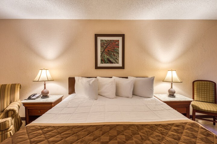 Room 14 of 37