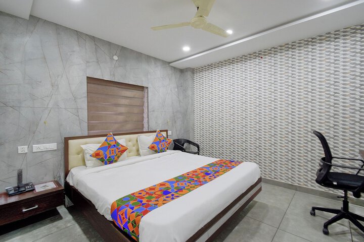 Room 16 of 39