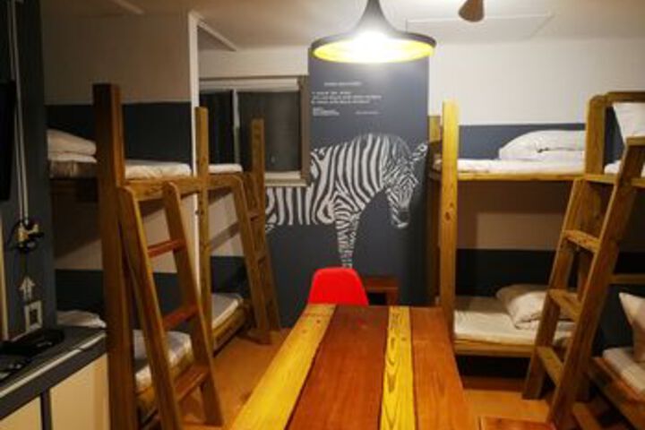 Room 33 of 107