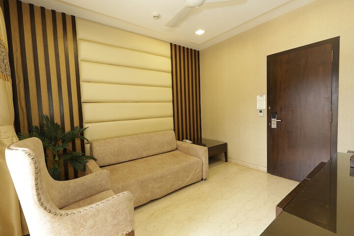 Room 30 of 73