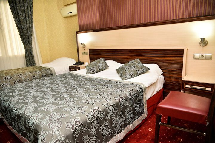 Room 13 of 40