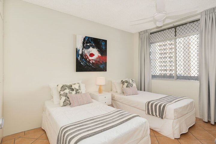 Room 11 of 21