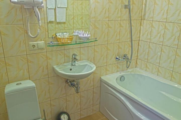 Room 53 of 84