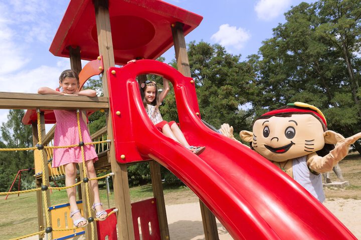 Childrens Activities 51 of 100
