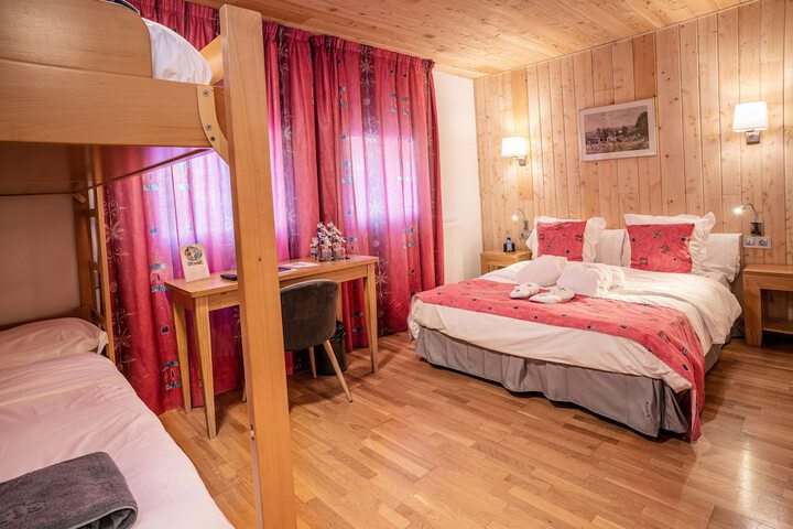 Room 16 of 80
