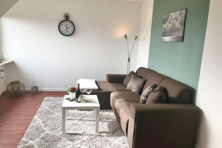 Room 10 of 18