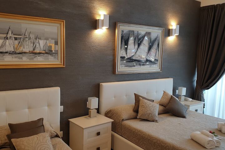 Room 42 of 194
