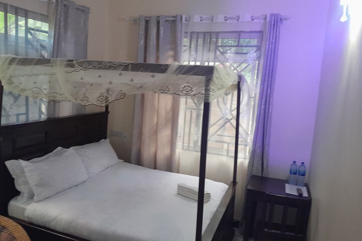 Room 8 of 24