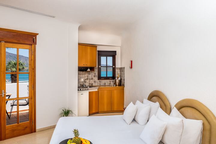 Room 10 of 63
