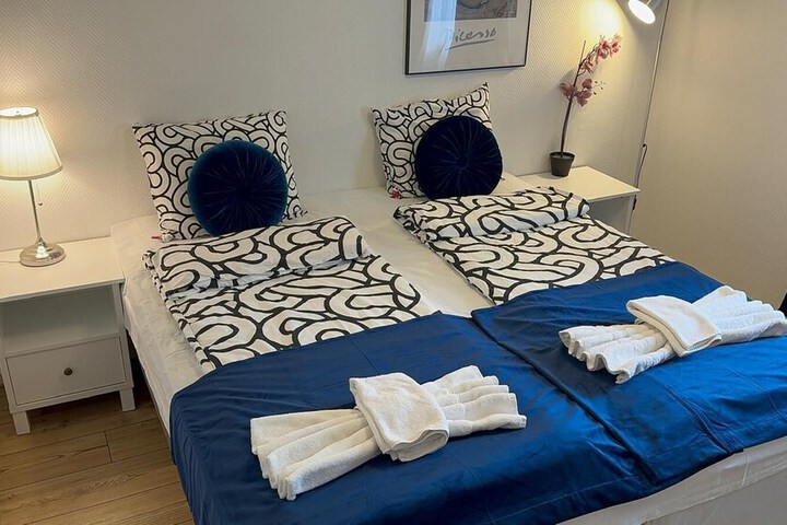 Room 9 of 18