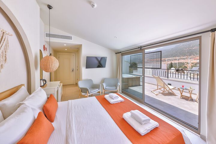 Room 8 of 34