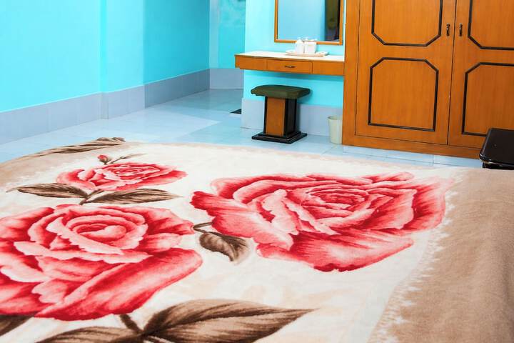 Room 8 of 13