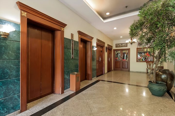 Hotel Entry