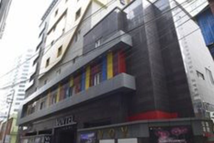 Hotel Entry