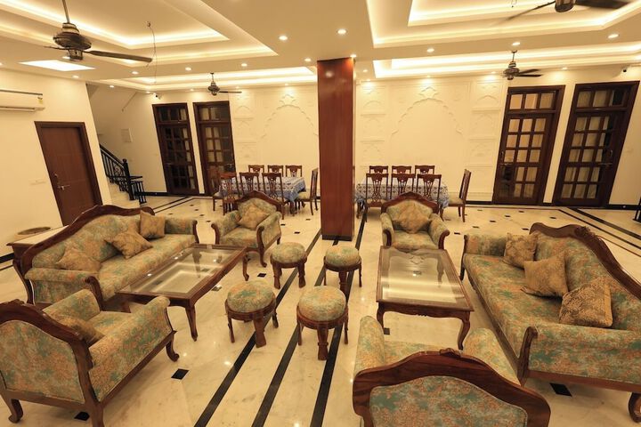 Hotel Interior 6 of 49