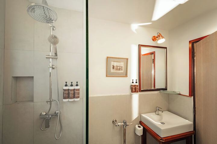 Room 30 of 59