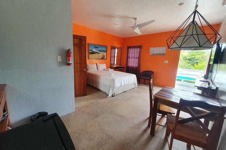 Room 3 of 124