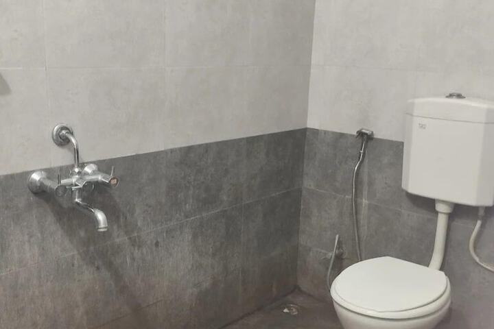 Room 18 of 27