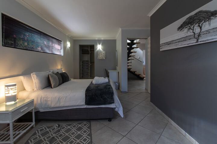 Room 3 of 27