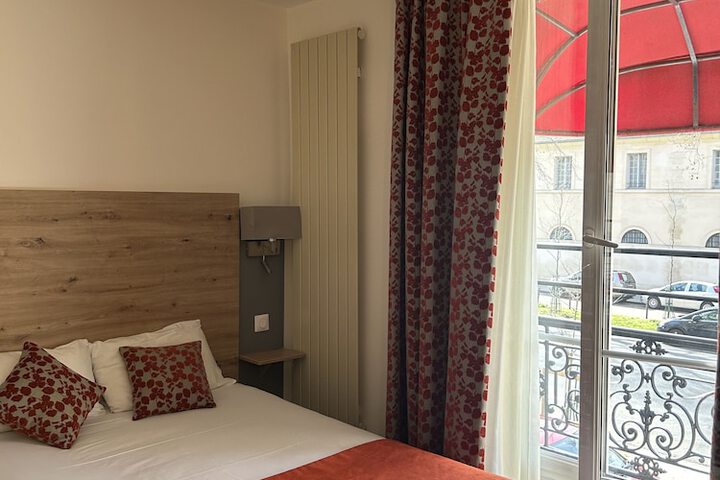 Room 19 of 76