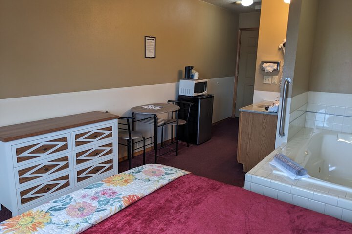 Room 32 of 81