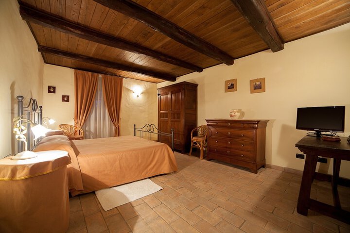 Room 12 of 34