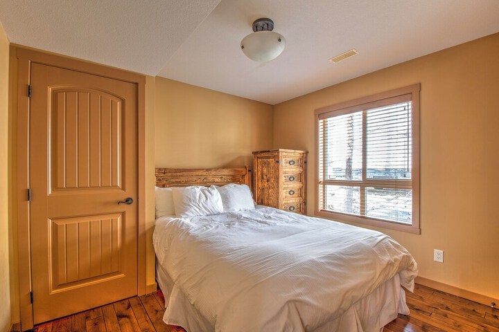 Room 47 of 543