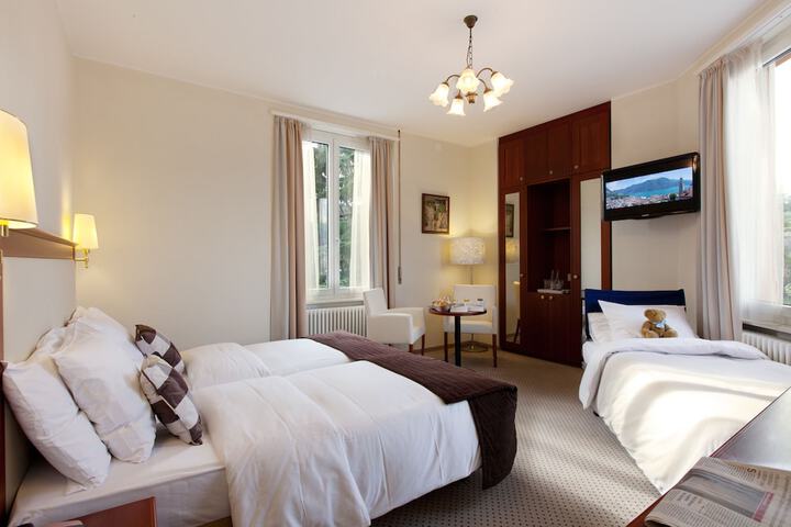 Room 4 of 52