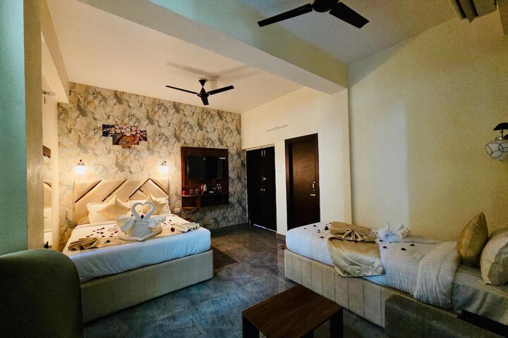 Room 15 of 25