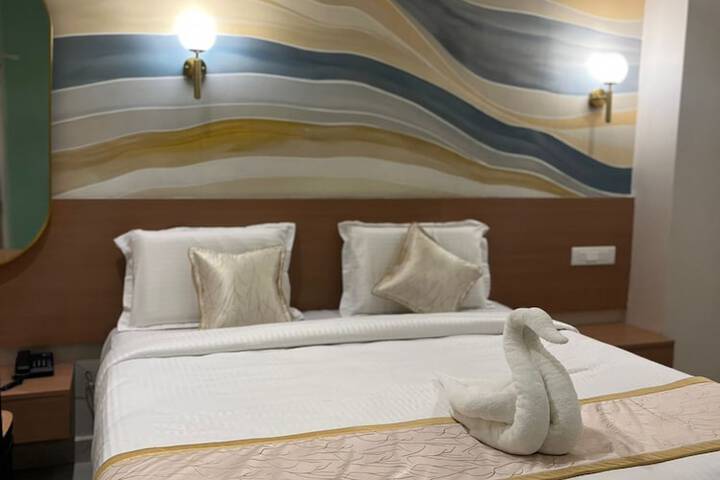 Room 2 of 8