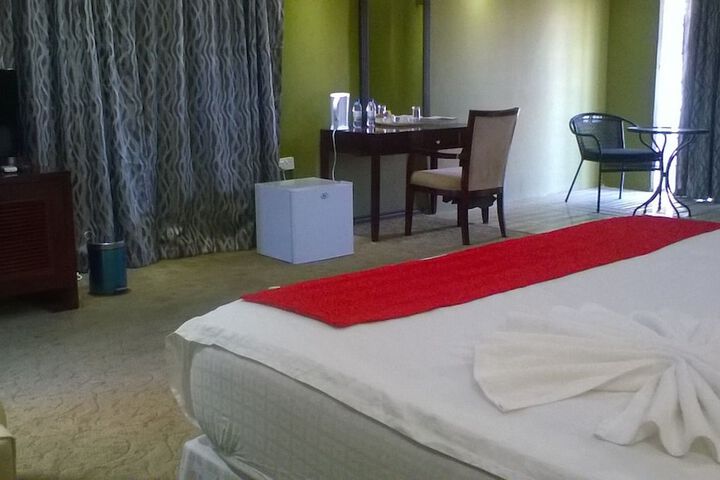 Room 10 of 83