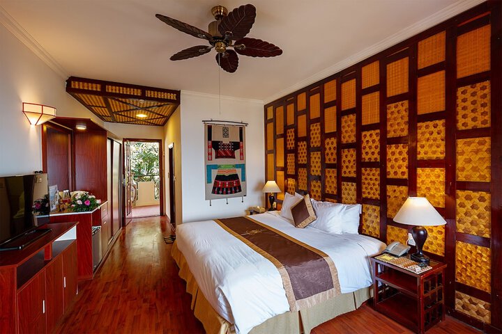 Room 28 of 108
