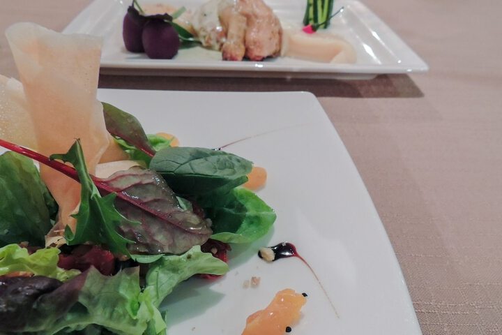 Dining 32 of 57