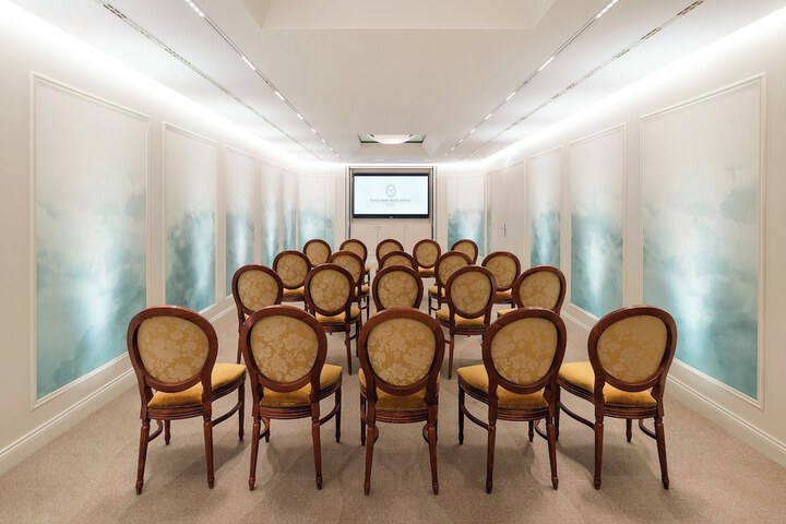 Ballroom/Hall 106 of 142
