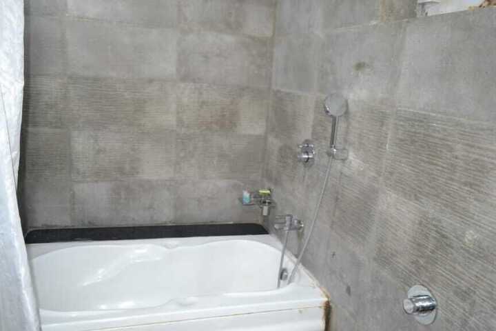 Room 15 of 19