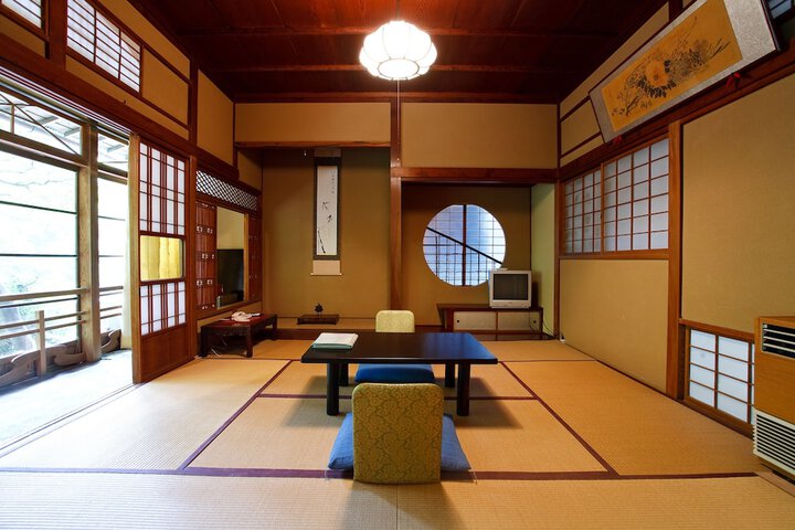 Room 3 of 70