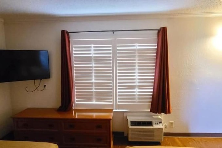 Room 7 of 17
