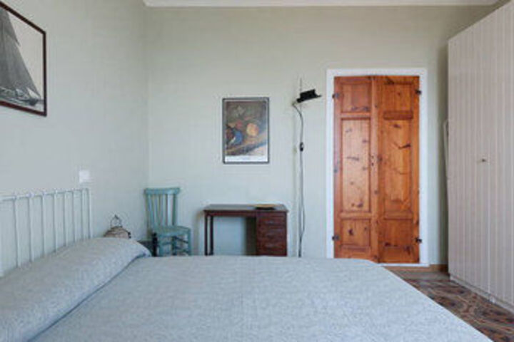 Room 16 of 34