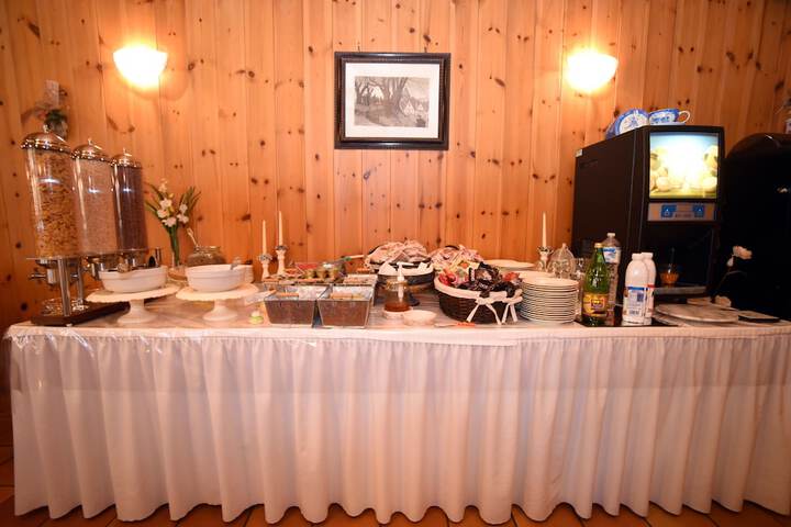 Dining 61 of 90
