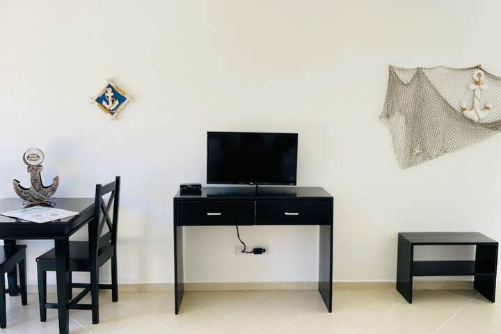 Room 5 of 213
